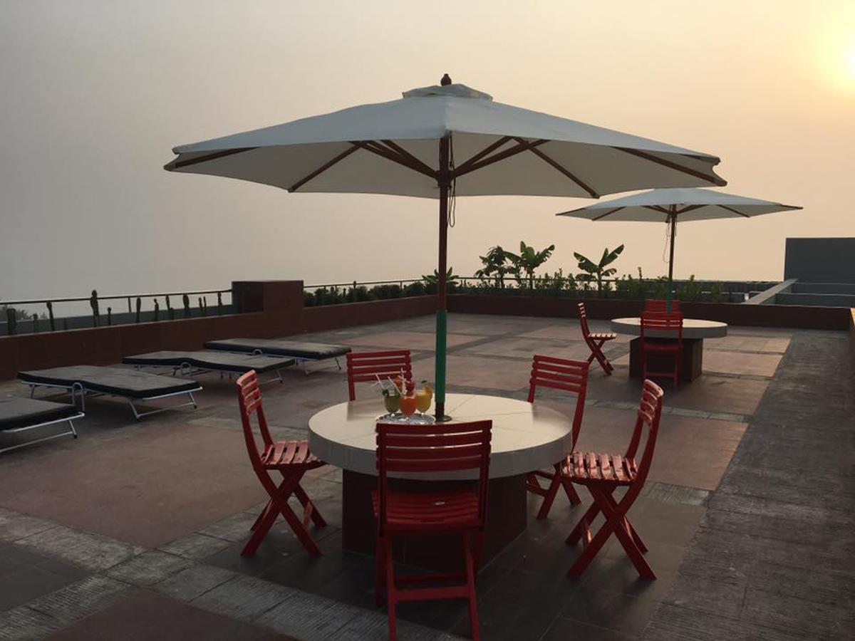 Neeshorgo Hotel & Resort Cox's Bazar Exterior foto